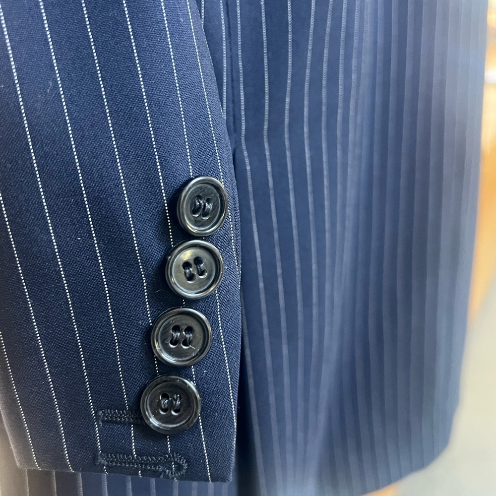 Luxury Erm.  Zegna suit , pin stripe, cuffs, Made in Italy,  PERFECT  , size 46 - Picture 6 of 10